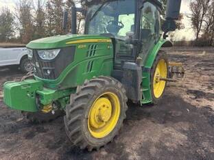 2017 John Deere 6120R