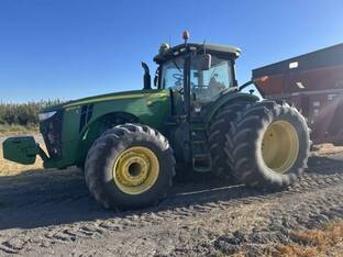 2017 John Deere 8320R