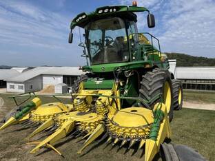 2016 John Deere 676
