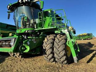 2025 John Deere S7 900