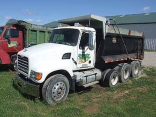 2003 Mack Granite CV713
