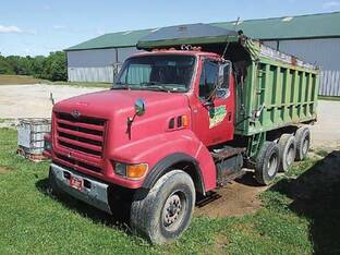 1998 Ford LT9511