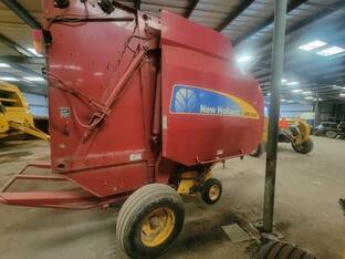 2010 New Holland BR7090