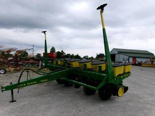 1983 John Deere 7000