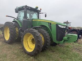 2012 John Deere 8260R