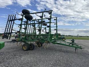 2005 John Deere 2210
