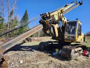John Deere 690E LC