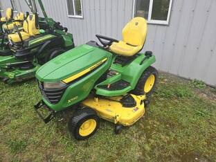 2022 John Deere X590