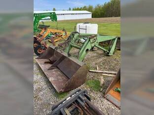 John Deere 148