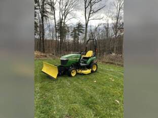 2009 John Deere 2305