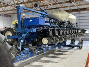 2012 Kinze 3660