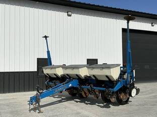 2017 Kinze 3000
