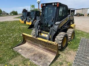 2013 New Holland L220