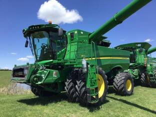 2017 John Deere S670