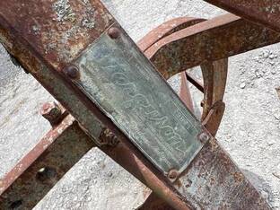 Massey-Ferguson 2 BOTTOM PLOW