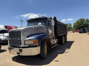 1998 Mack CH613