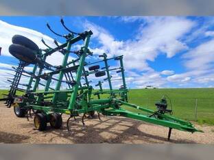 2011 John Deere 2210