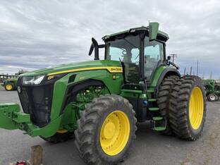 2025 John Deere 8R 250