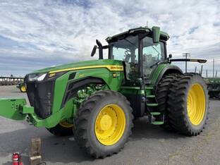 2025 John Deere 8R 250