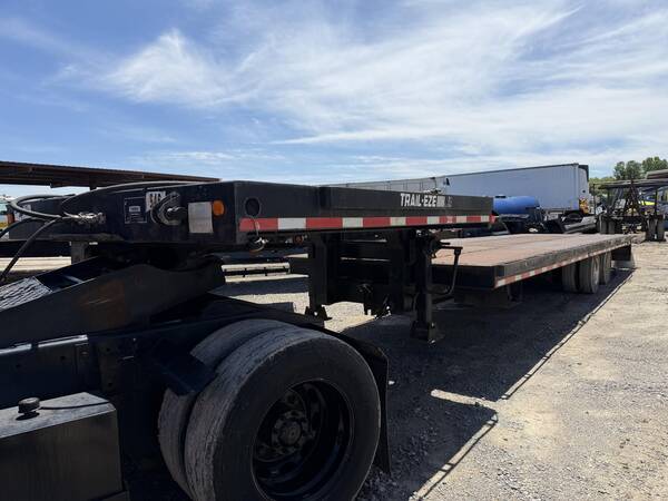 2001 Trail-Eze 39 ft equipment hauler