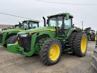 2025 John Deere 8R 250