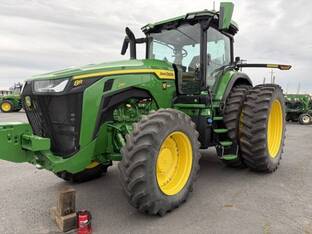 2025 John Deere 8R 250