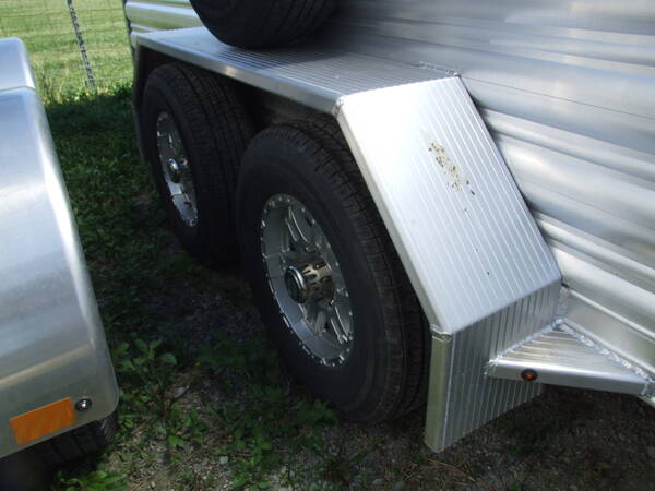 2025 Featherlite 8127