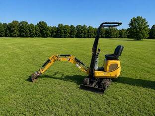 2021 Caterpillar 300.9D