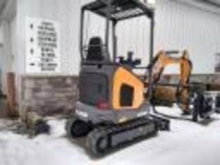2025 Case CX19D