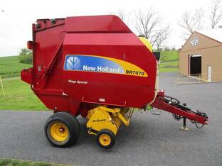 2010 New Holland BR7070