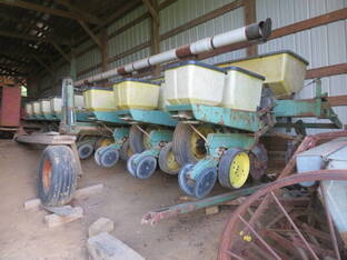 John Deere 7000