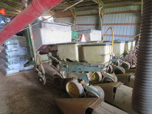 John Deere 7000