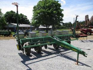 John Deere 7000