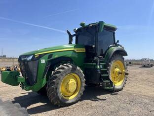 2023 John Deere 8R 230