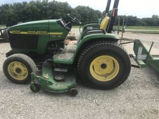2000 John Deere 4400
