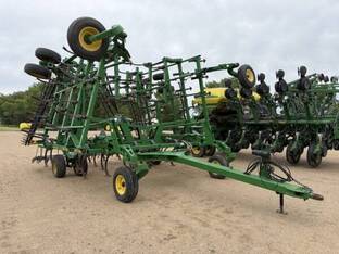 2011 John Deere 2210