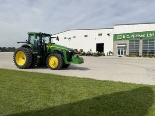 2024 John Deere 8R 250