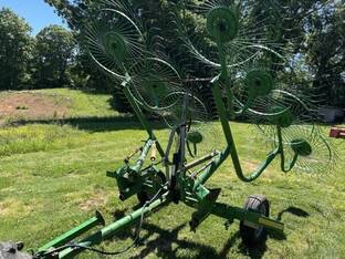 2005 John Deere 702