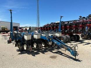 2002 Kinze 3000