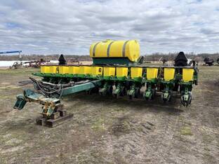 John Deere 1760