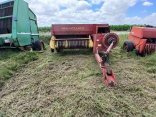New Holland 320