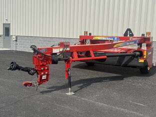 2011 New Holland H7230