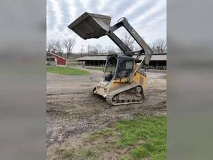 2013 John Deere 319D