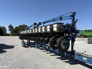 2005 Kinze 3600