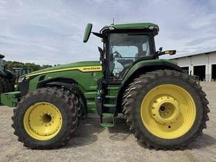 2023 John Deere 8R 410