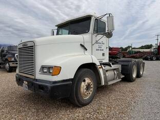 1999 Freightliner FLD112