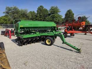 2002 John Deere 1590