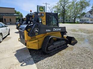 2019 John Deere 325G