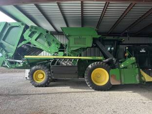 2011 John Deere 7760
