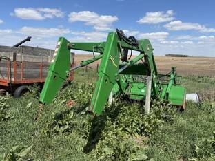 2010 John Deere 740